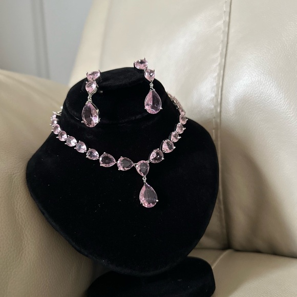 Necklace & Earrings Set - Picture 2 of 5